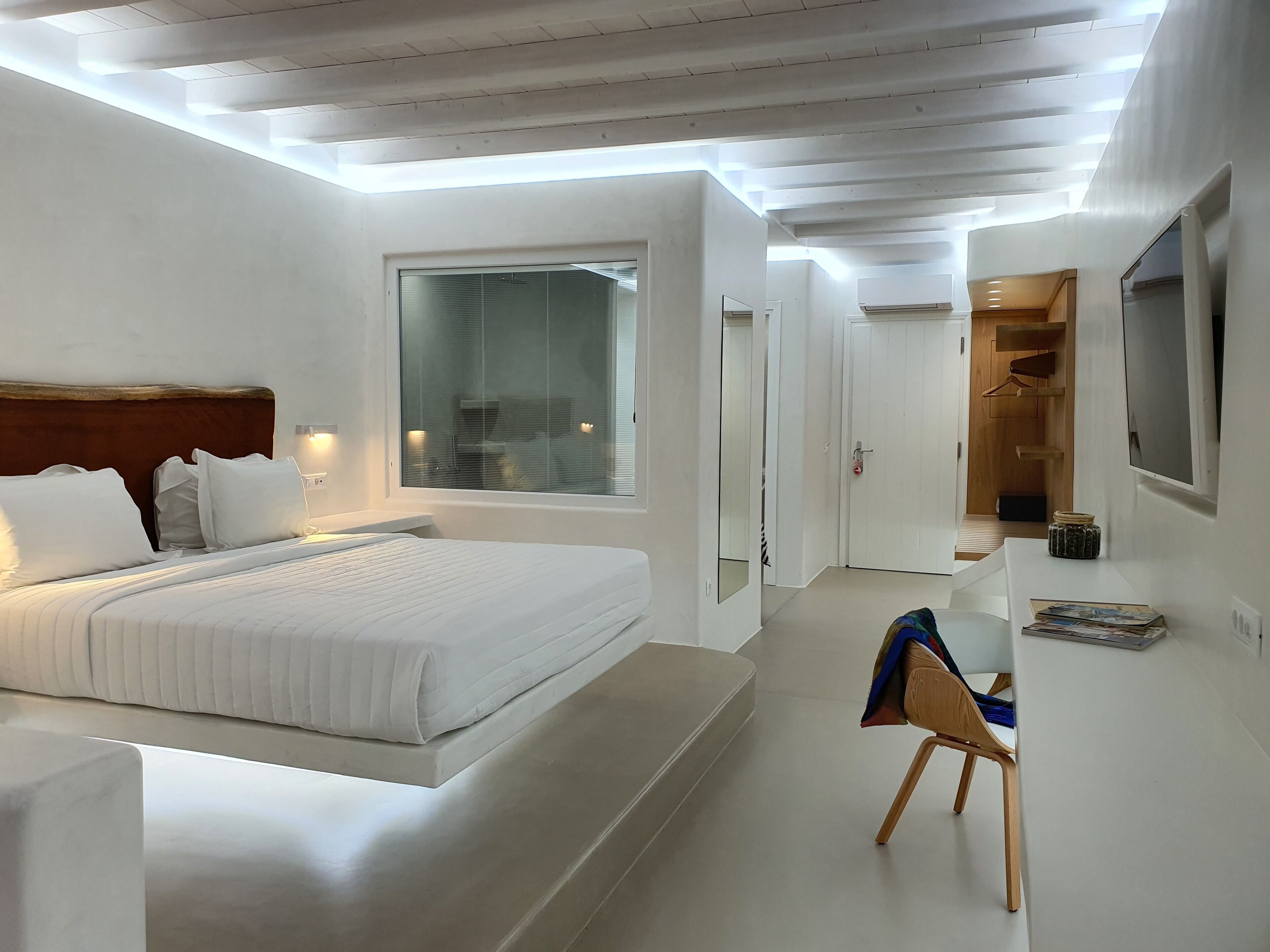 luxury suite | egyptian cotton sheets, premium bedding, in-room safe, desk