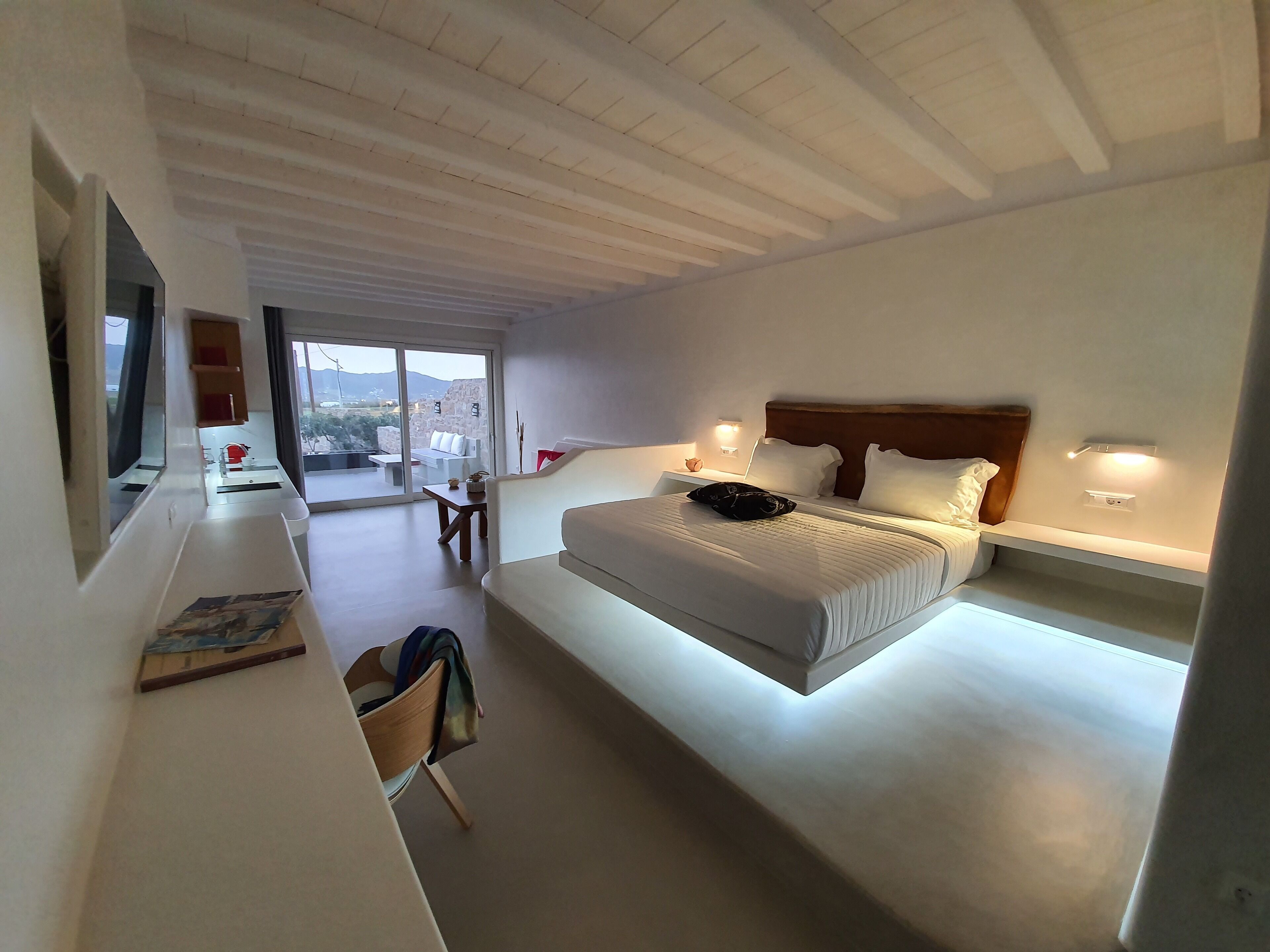 luxury suite | egyptian cotton sheets, premium bedding, in-room safe, desk