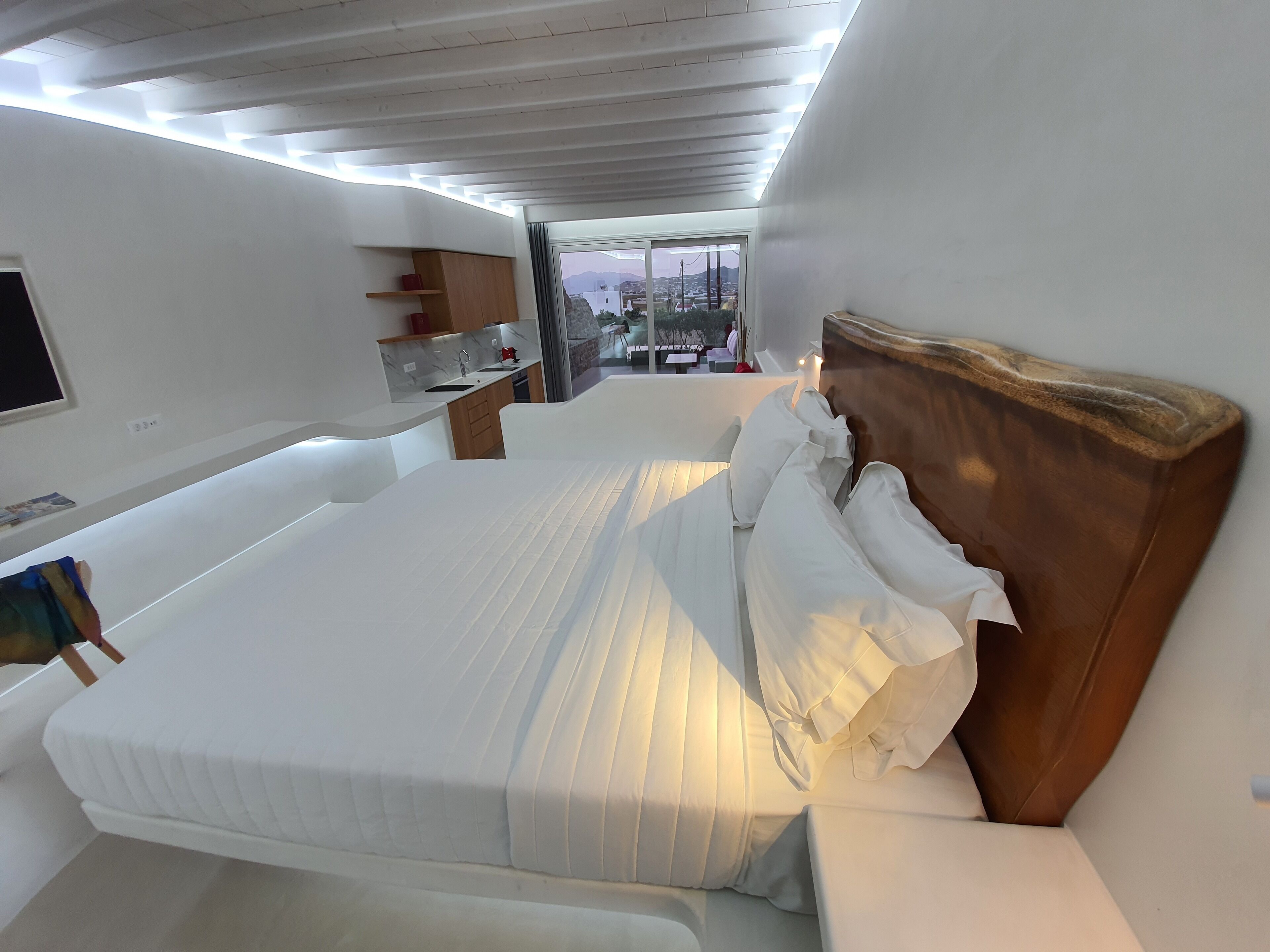 luxury suite | egyptian cotton sheets, premium bedding, in-room safe, desk