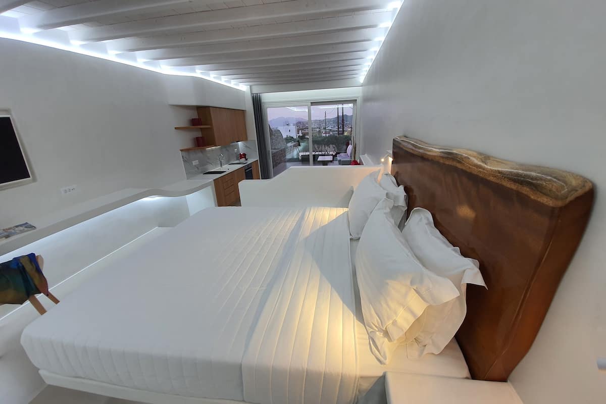 luxury suite | egyptian cotton sheets, premium bedding, in-room safe, desk