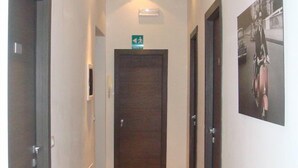 Unclassified image, 3 of 57, button - Finestra su Trastevere (Rome)