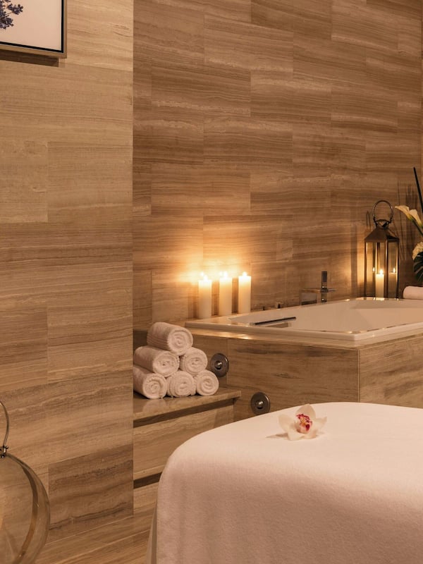 Couples treatment room(s), sauna, steam room, body treatments