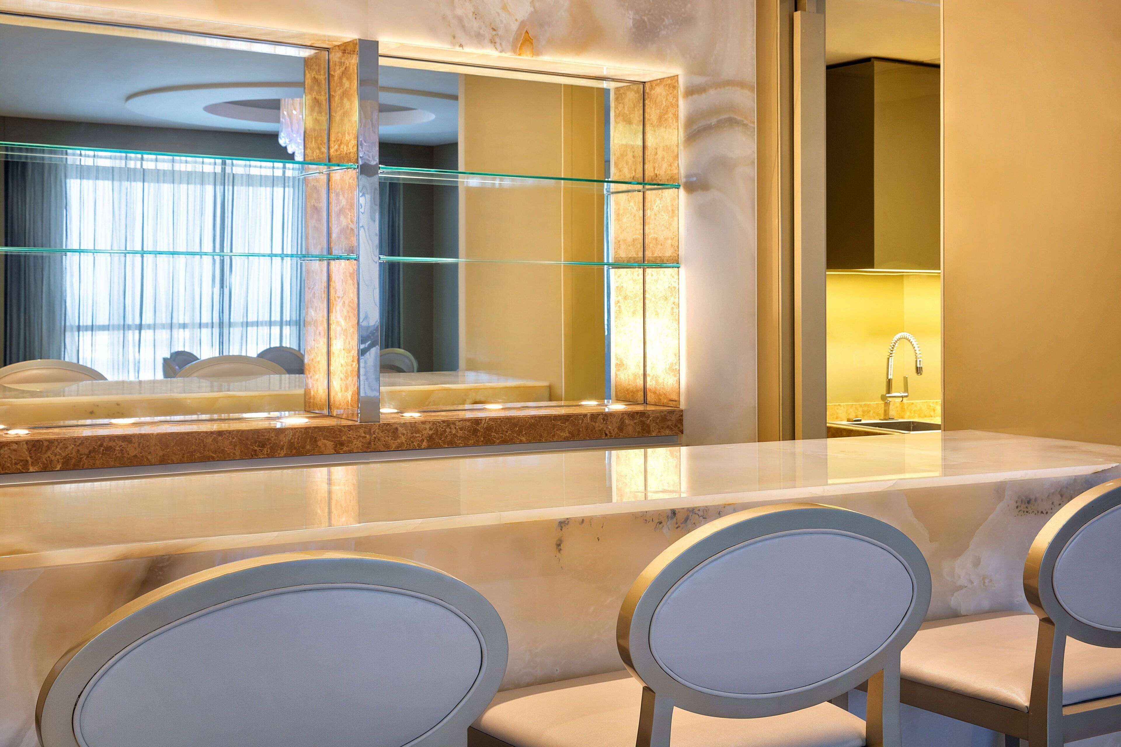 royal suite, 1 bedroom | private kitchen | fridge, coffee/tea maker, electric kettle