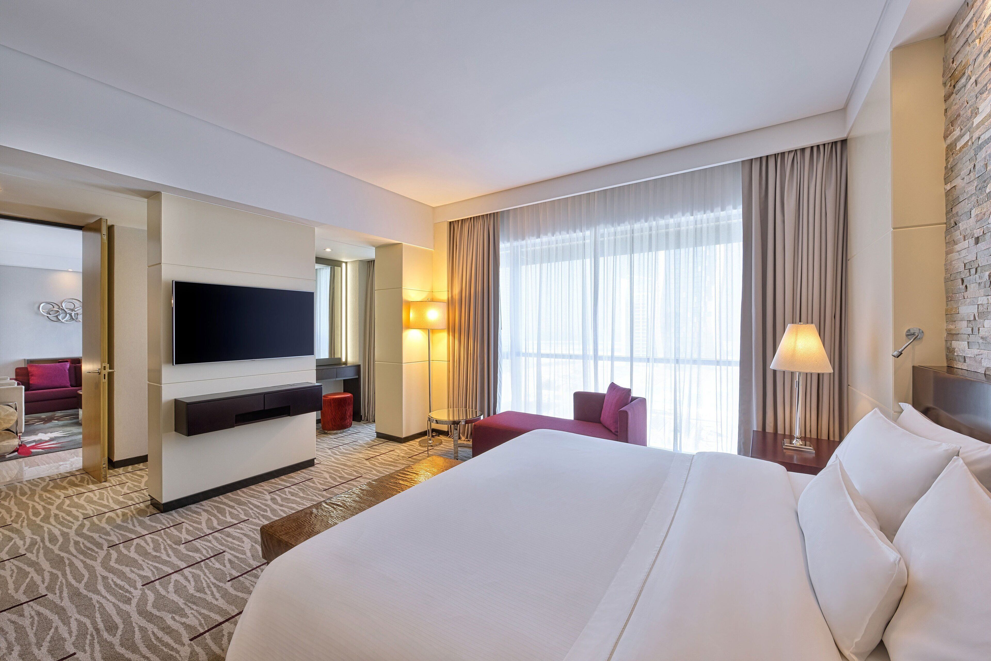 suite, 1 bedroom | 1 bedroom, hypo-allergenic bedding, pillow-top beds, minibar