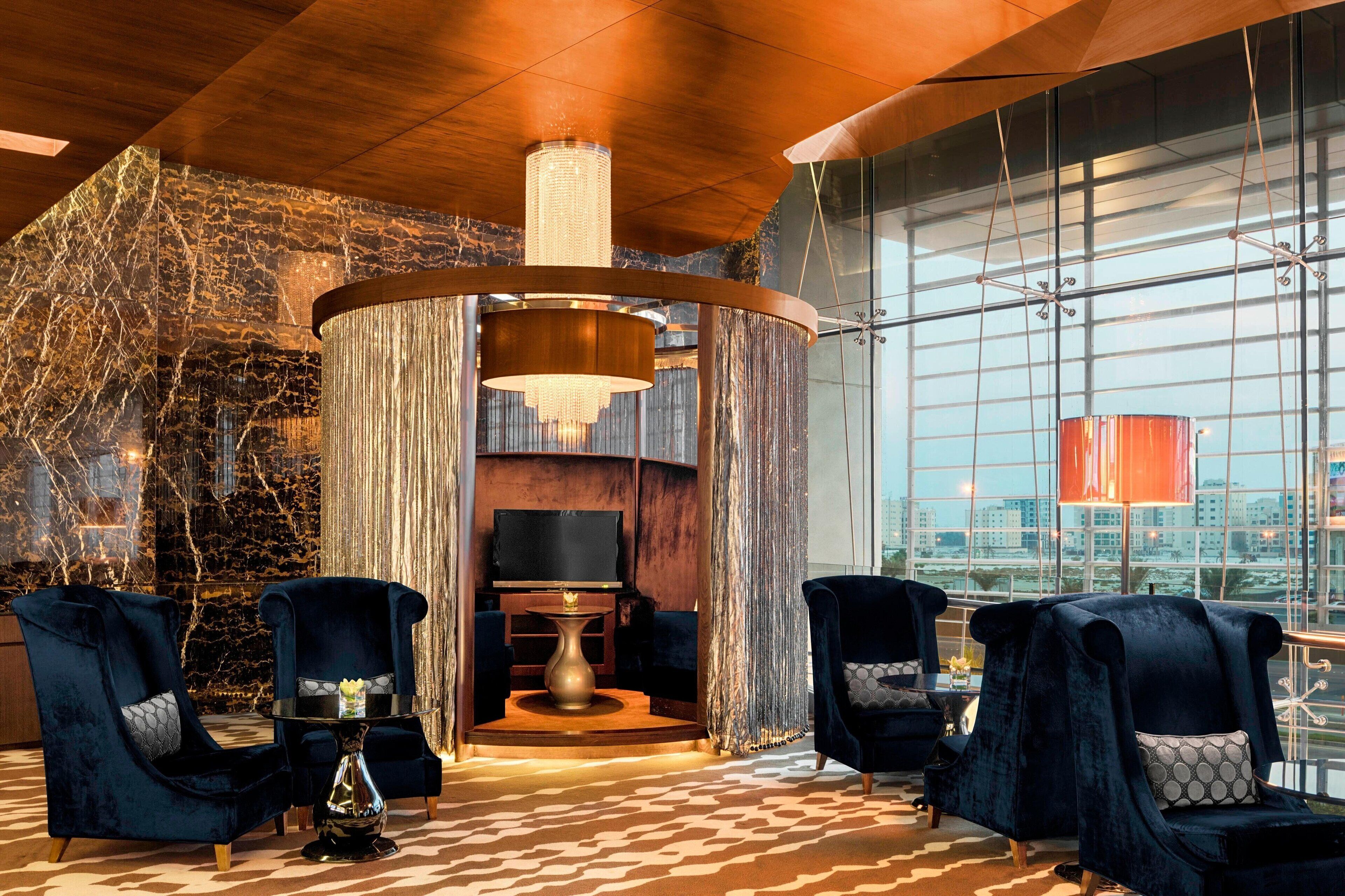 3 bars/lounges, swim-up bar, poolside bar