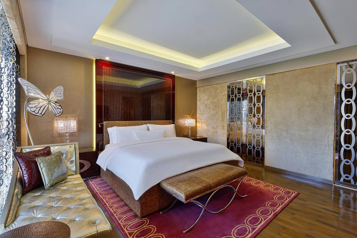 Phòng Suite Royal, 1 phòng ngủ | Bộ đồ giường kháng dị ứng, nệm có lớp đệm bông, minibar 