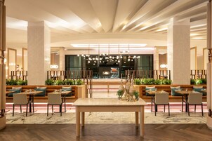 6 개의 레스토랑, 아침 식사, 점심 식사, 저녁 식사 제공(중동 요리)