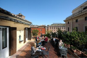 Unclassified image, 5 of 29, button - Hotel Parlamento (Rome)