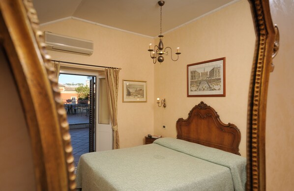 Unclassified image, 1 of 29, button - Hotel Parlamento (Rome)