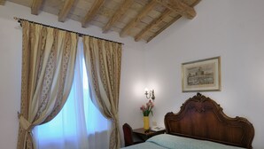 Room - Hotel Parlamento (Rome)