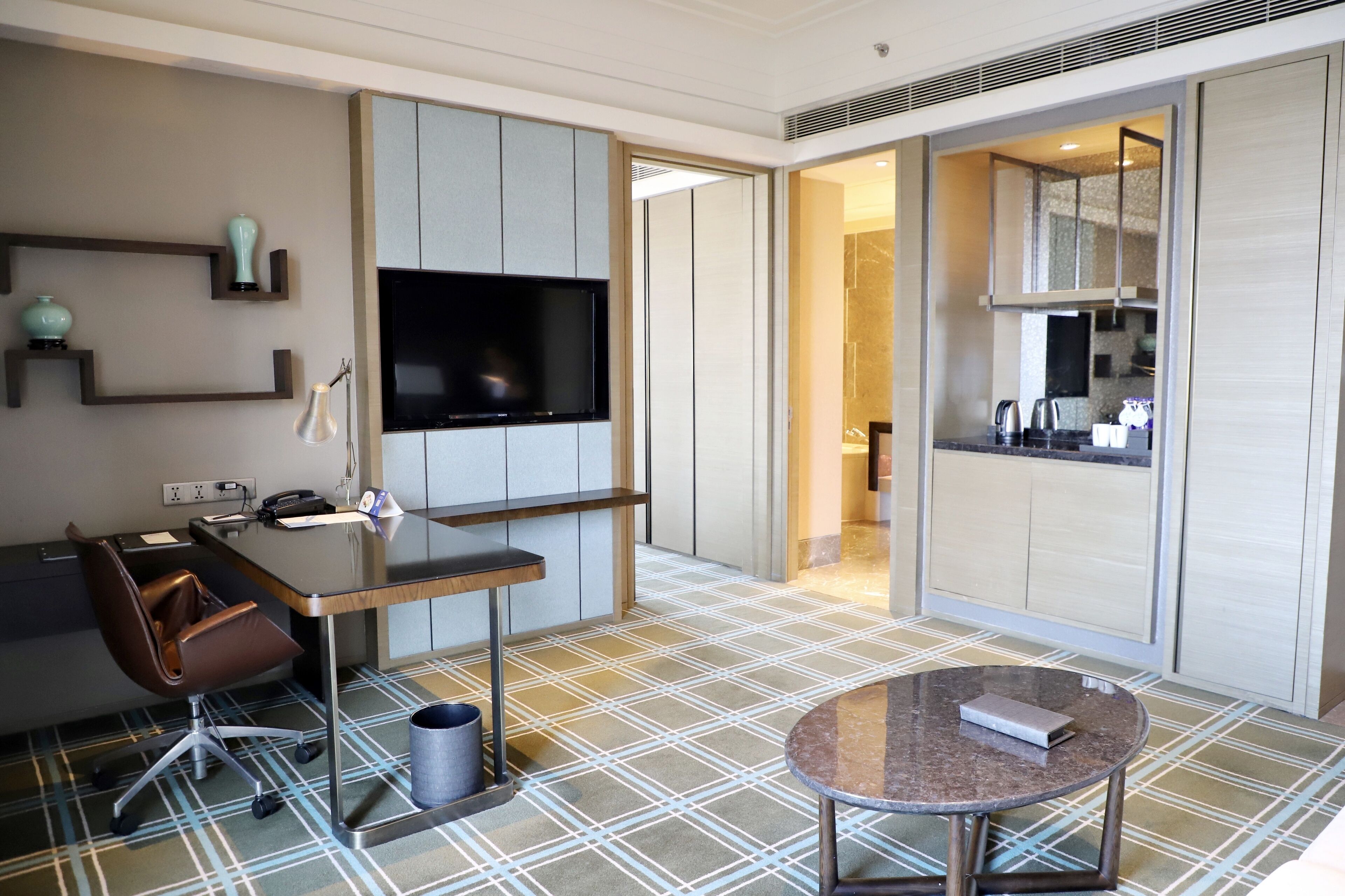 family suite, 1 king bed | view from room