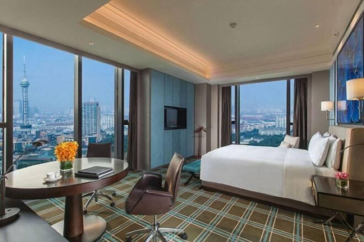 Premium bedding, minibar, in-room safe, desk