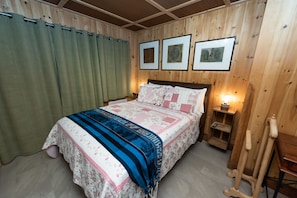 Design Room, 1 Queen Bed