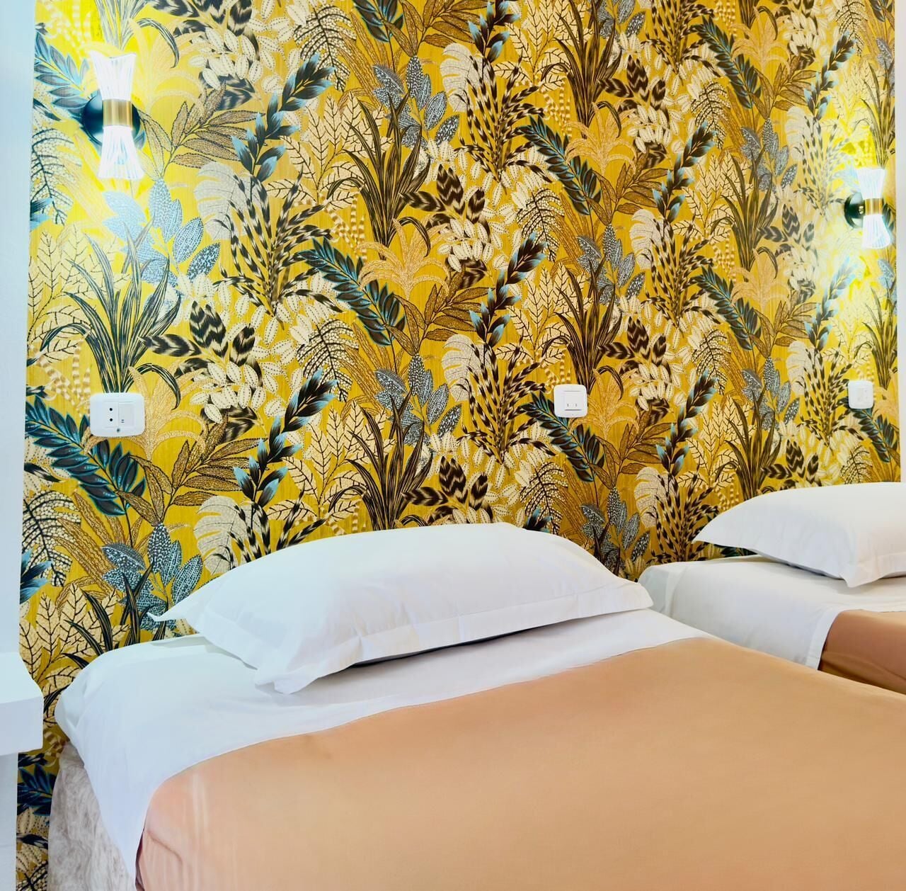 Minibar, coffres-forts dans les chambres, rideaux occultants