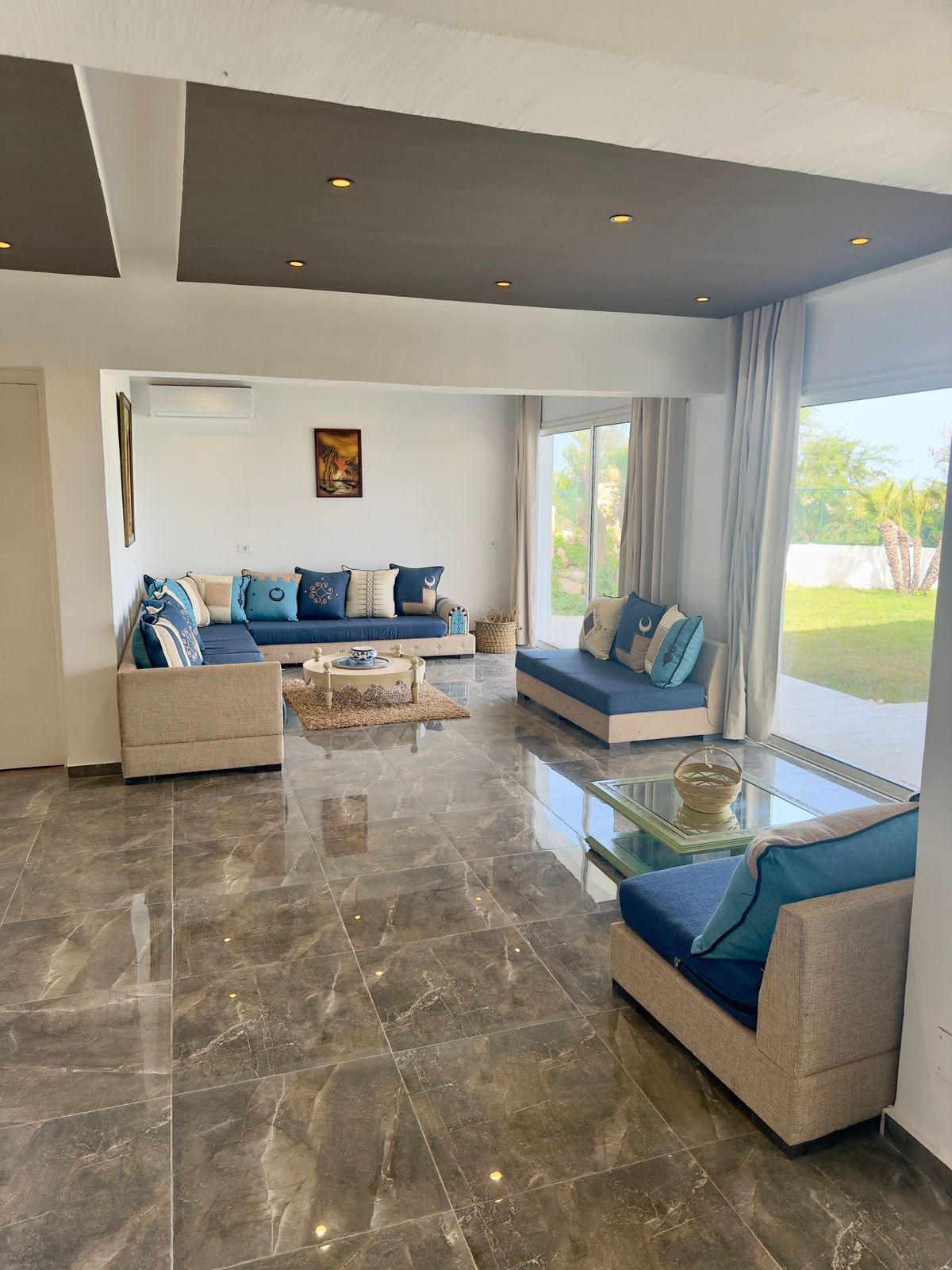 Suite | Living area | TV