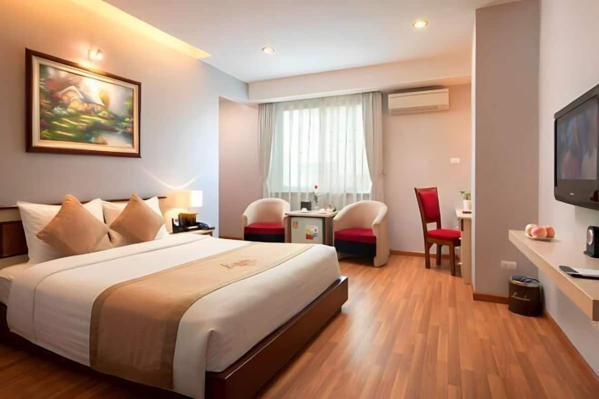 Roupas de cama premium, edredons de pluma, frigobar, cofres nos quartos