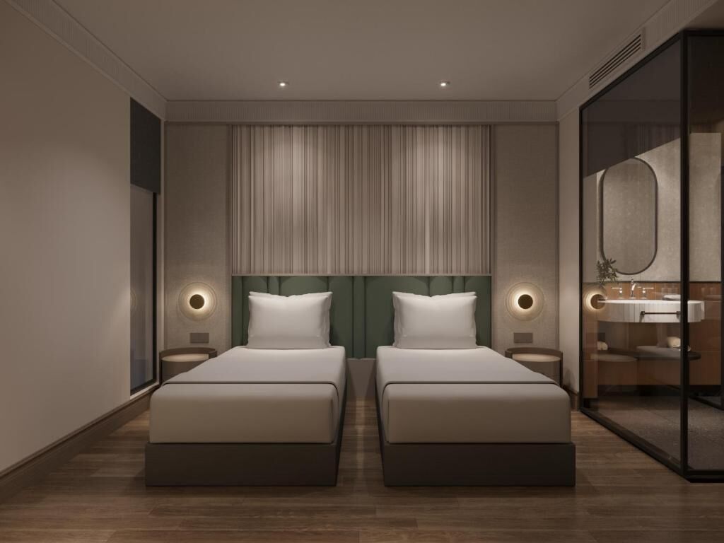 Premium bedding, down duvets, minibar, in-room safe