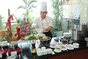 Buffet déjeuner servi tous les jours en supplément
