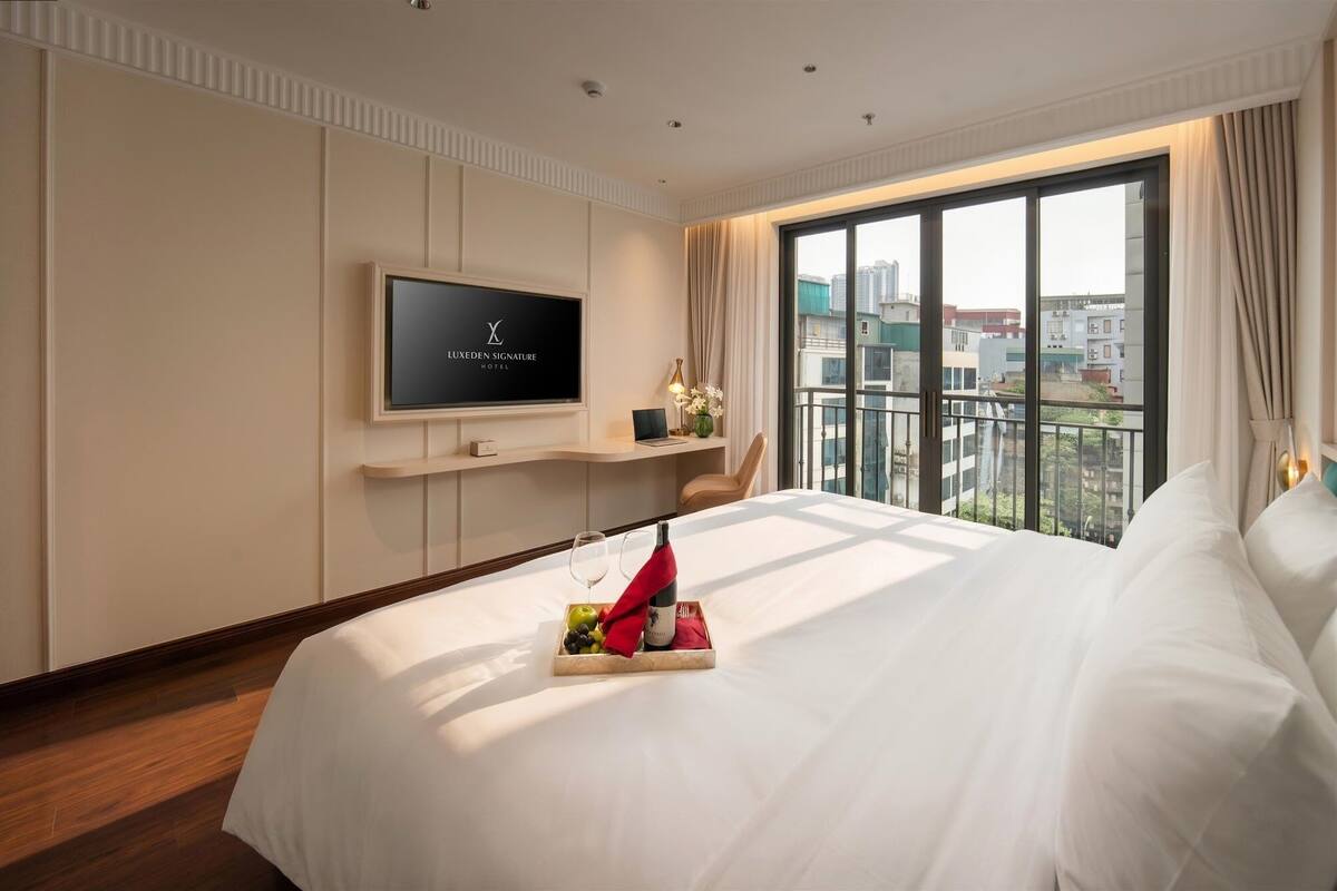 Junior Double Room (Junior Suite with Balcony) | Premium bedding, down comforters, minibar, in-room safe