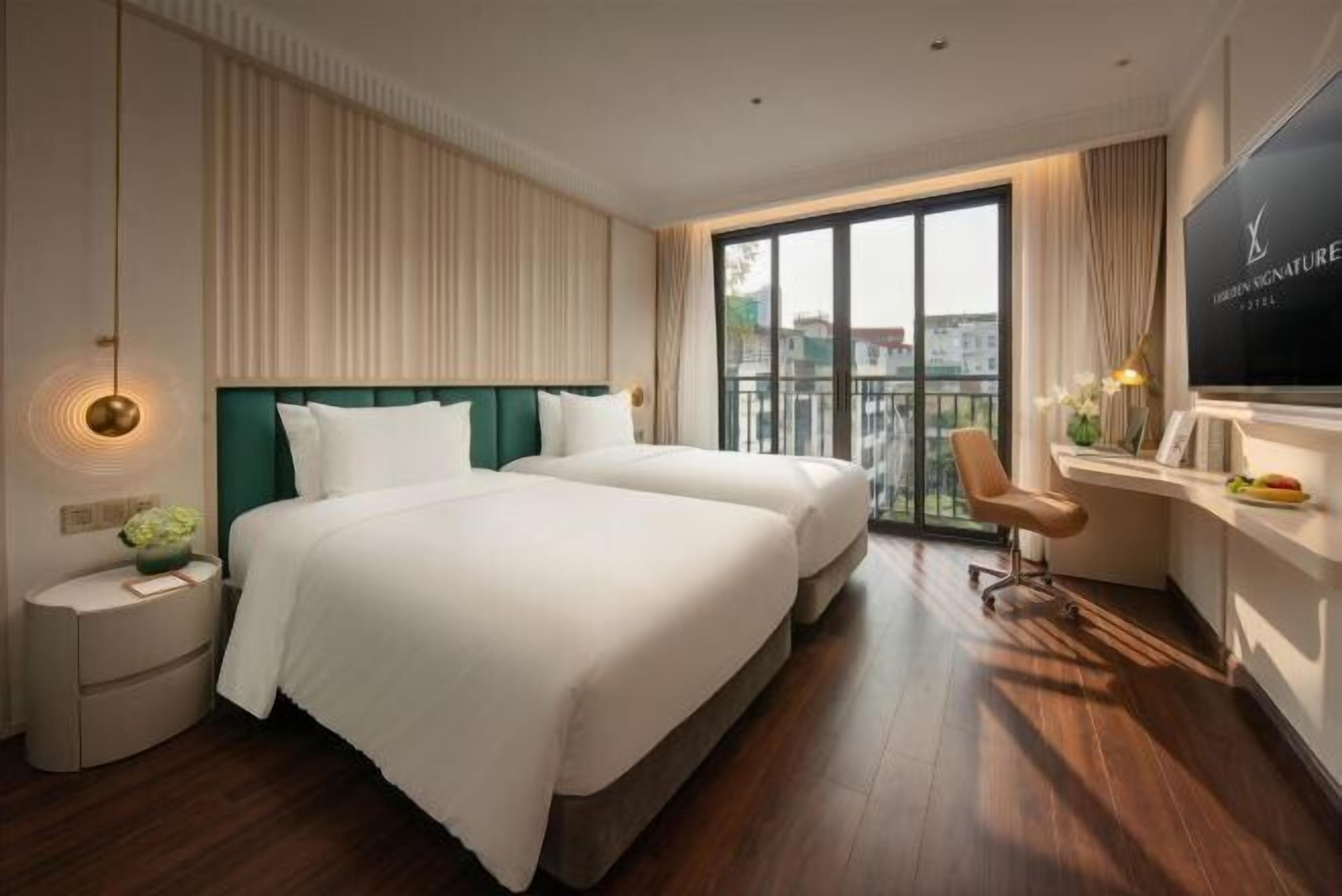 Premium bedding, down comforters, minibar, in-room safe
