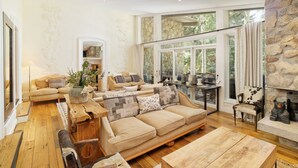 Appart'hôtel, 4 chambres | Coin séjour