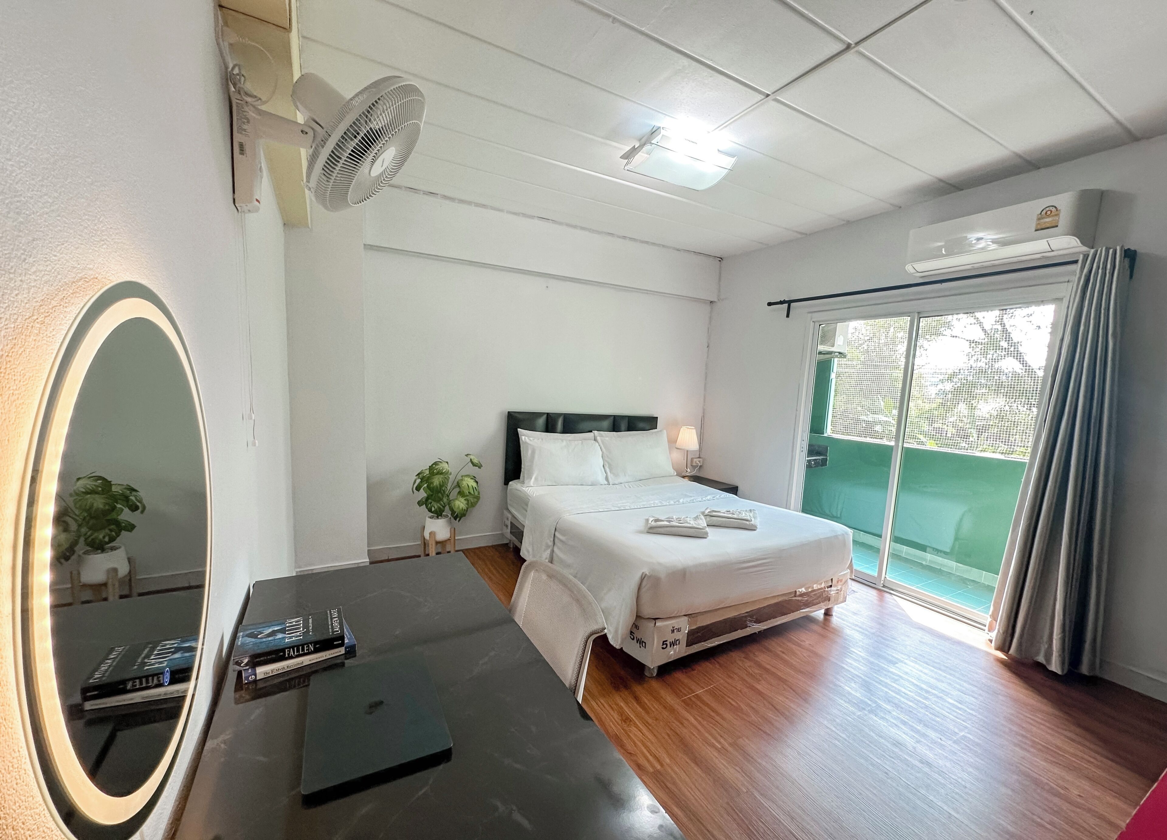 Escrivaninha, camas extras/dobráveis (sobretaxa), Wi-Fi de cortesia