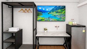32 インチのLED テレビ (ケーブル放送視聴可)、テレビ