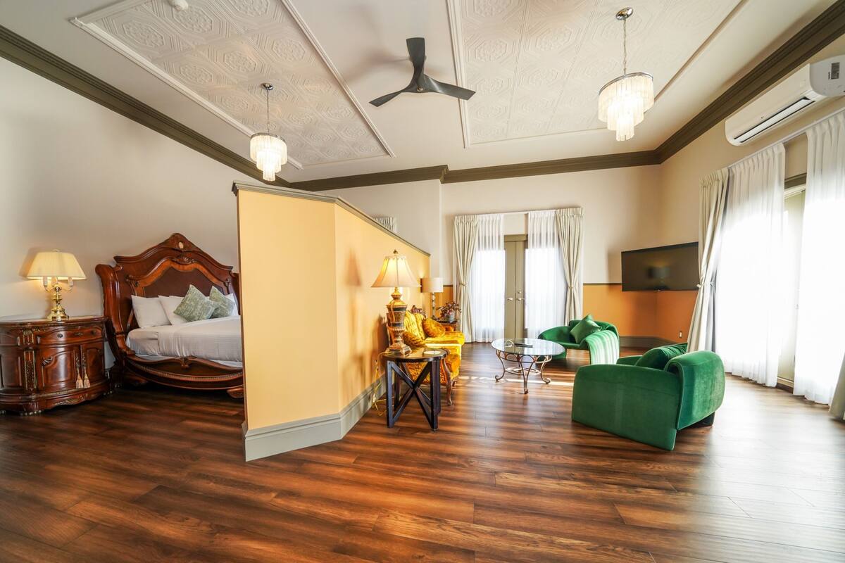 Luxury Penthouse Suite | 5 kamar tidur, seprai premium, selimut bulu angsa, dan busa memori