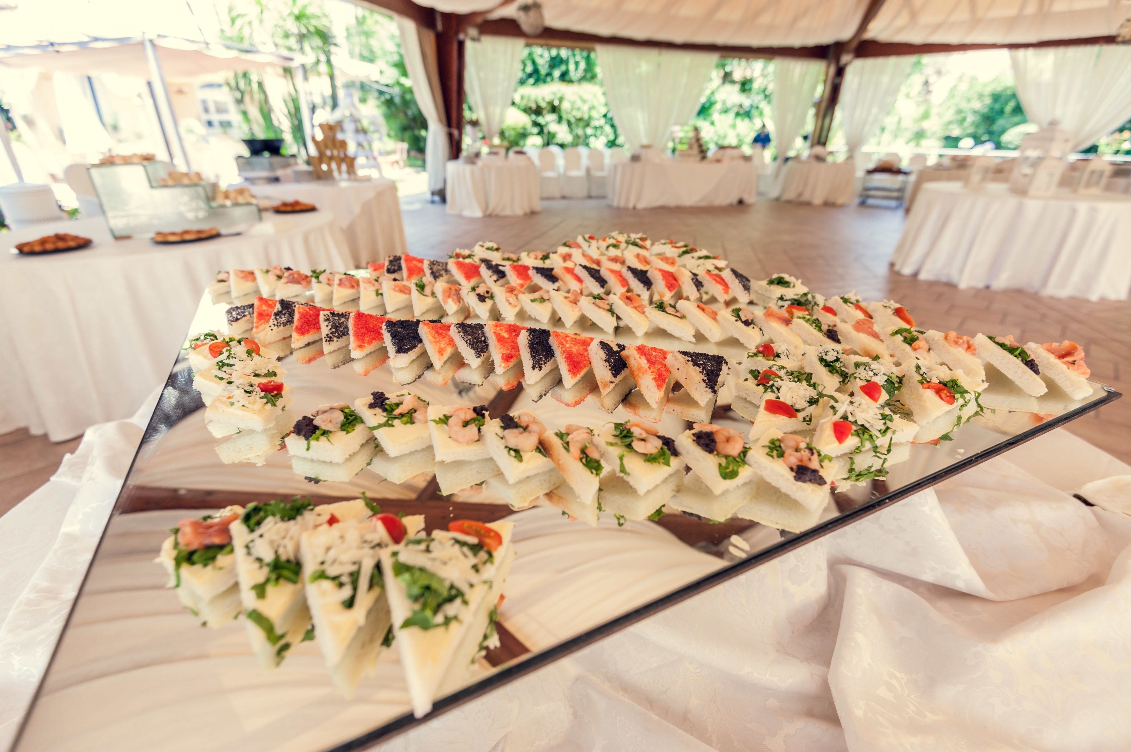 朝食、ランチ、ディナーに営業 (イタリア料理)