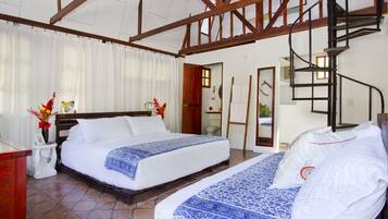 Cottage, vue piscine, en bord de piscine | 2 chambres, literie de qualité supérieure, surmatelas