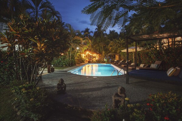 Outdoor pool, pool umbrellas, sun loungers