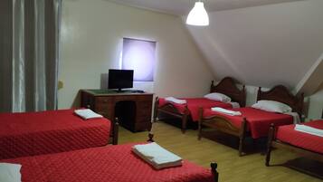 Basic Quadruple Room | Soundproofing, iron/ironing board, free WiFi, bed sheets