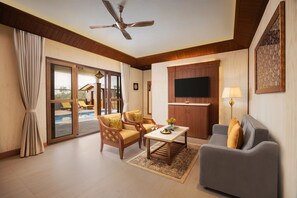 Family Villa with Temperature control Private Pool | 高級寢具、迷你吧、客房內保險箱、獨特裝潢