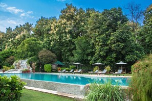 Outdoor pool, open 8 AM to 8 PM, sun loungers