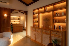 Salas de tratamientos para parejas, sauna, bañera de hidromasaje 