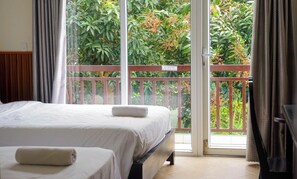 Premium bedding, minibar, in-room safe, desk - Hoi An Paradise Hotel (Da Nang)