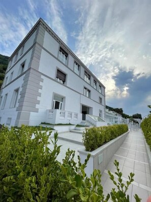 Front of property - Experience Boutique Hotel - Villa Cimmino (Castellammare di Stabia)