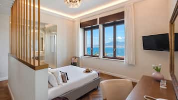 Phòng đôi Junior, quang cảnh biển | Bộ đồ giường kháng dị ứng, chăn bông, minibar, két bảo mật tại phòng