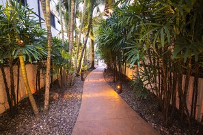 Double Room, Balcony | Minibar, in-room safe, blackout drapes, iron/ironing board - Hotel Ilhas da Grécia (Guarujá)