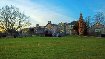 المنشأة من الخارج