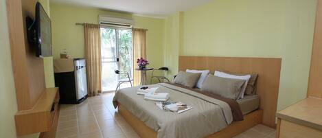 Comfort Double Room | Free WiFi, bed sheets