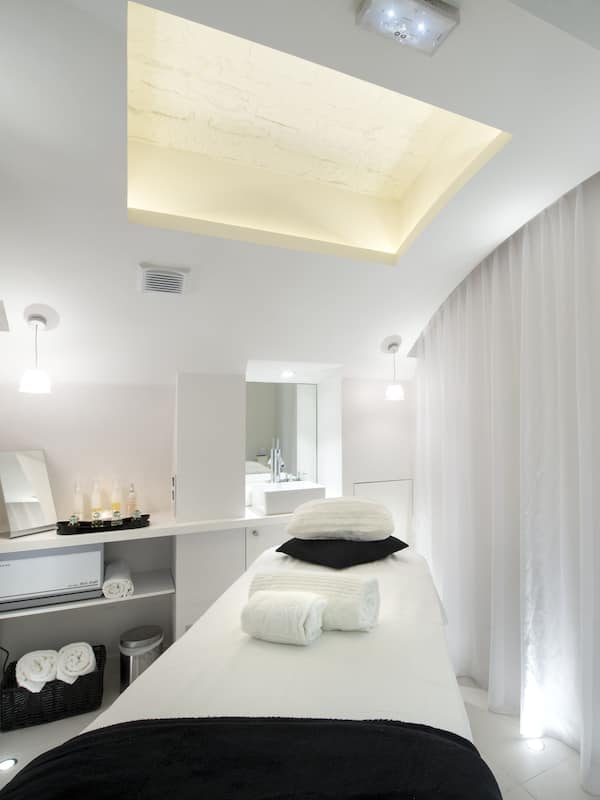 Sauna, bilik wap, rawatan badan, balut badan, lulur badan, rawatan muka