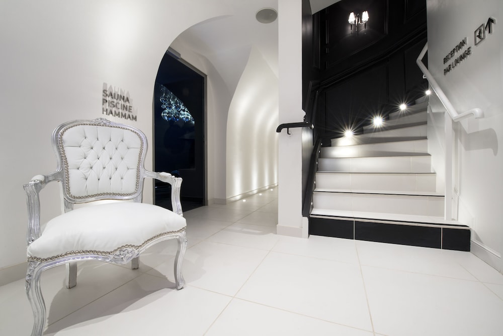 Vertigo Hotel by null