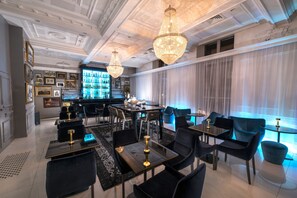 Daily buffet breakfast for a fee - Vertigo Hotel, Dijon, a Member of Design Hotels (Dijon)