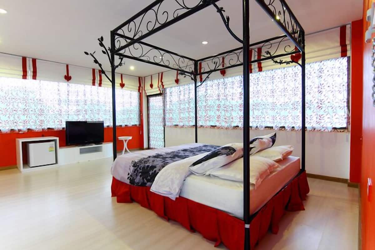 ห้องดีลักซ์ | เครื่องนอนระดับพรีเมียม, ตู้นิรภัยในห้องพัก, โต๊ะทำงาน, เตียงเสริม/เปล
