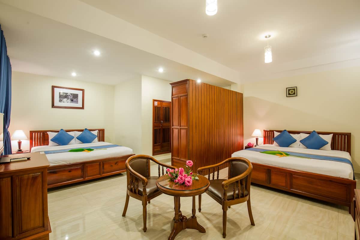 Family Quadruple Room, 2 Queen Beds, City View