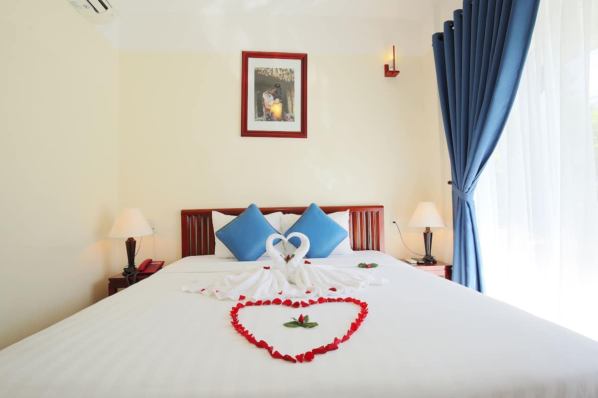 Deluxe Room, Balcony, City View
