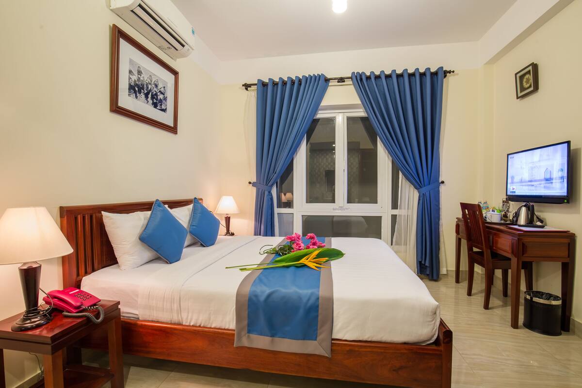 Superior Room | Minibar, in-room safe, desk, WiFi (free)
