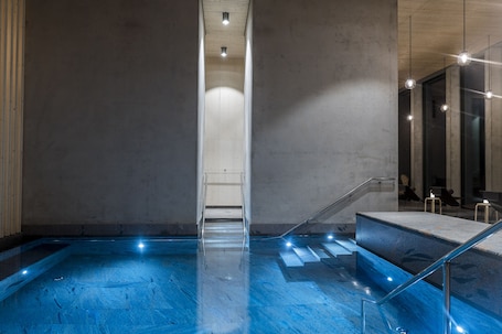 Un sauna, baño turco, tratamientos corporales, masajes suecos