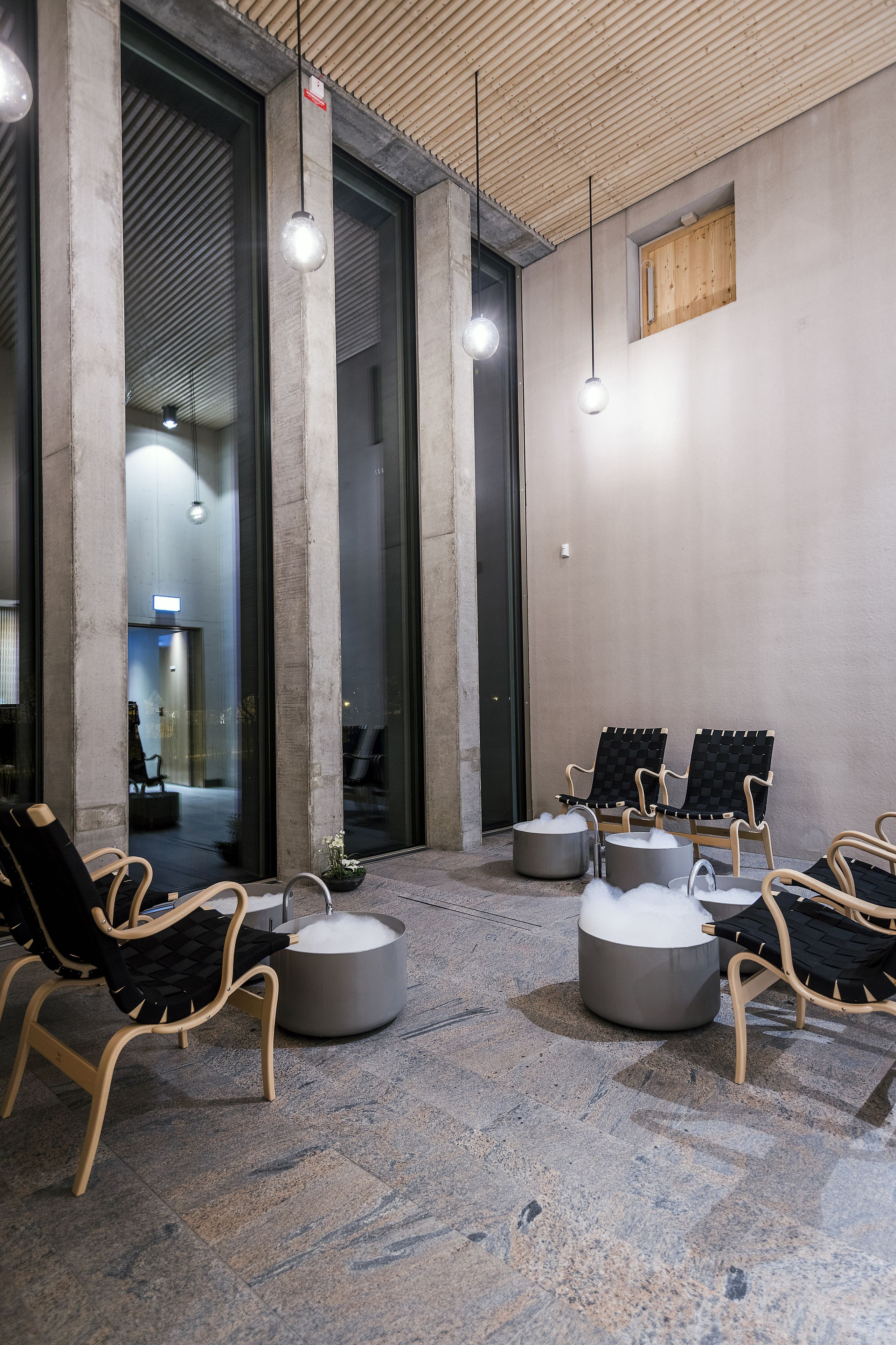 sauna, steam room, body treatments, swedish massages, facials